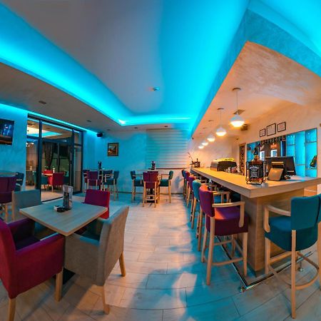 Motel Felikitas Laktasi Ngoại thất bức ảnh