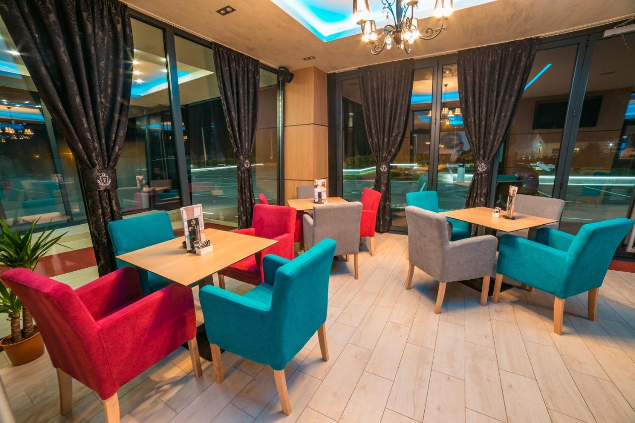 Motel Felikitas Laktasi Ngoại thất bức ảnh