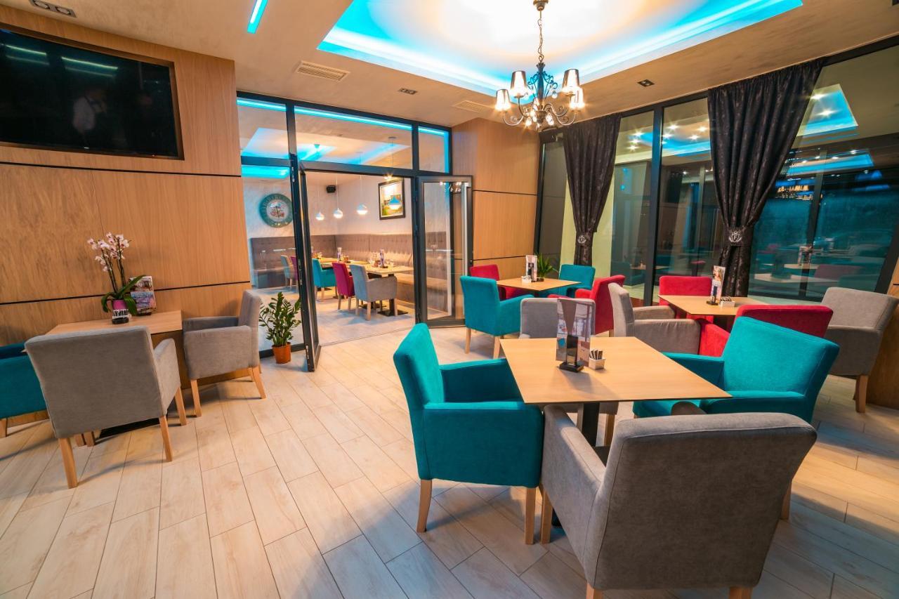 Motel Felikitas Laktasi Ngoại thất bức ảnh