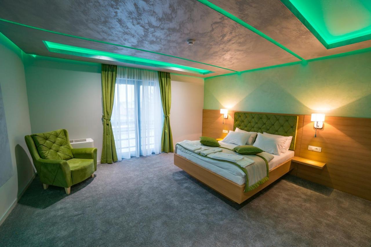 Motel Felikitas Laktasi Ngoại thất bức ảnh