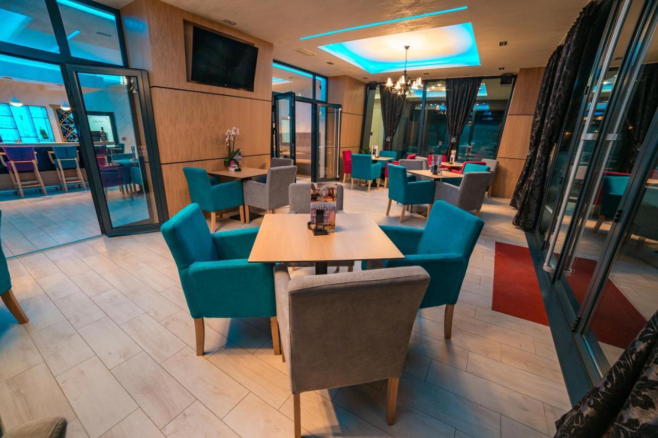 Motel Felikitas Laktasi Ngoại thất bức ảnh
