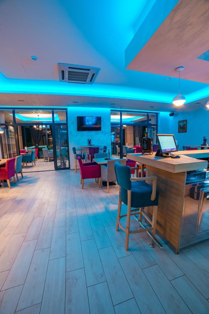 Motel Felikitas Laktasi Ngoại thất bức ảnh