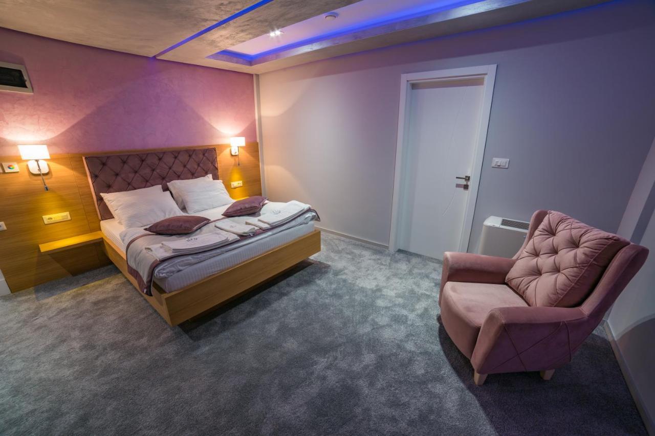 Motel Felikitas Laktasi Ngoại thất bức ảnh
