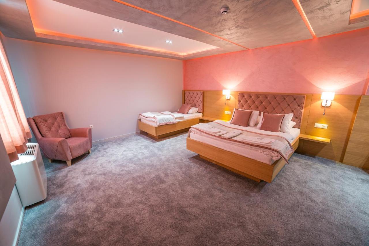 Motel Felikitas Laktasi Ngoại thất bức ảnh
