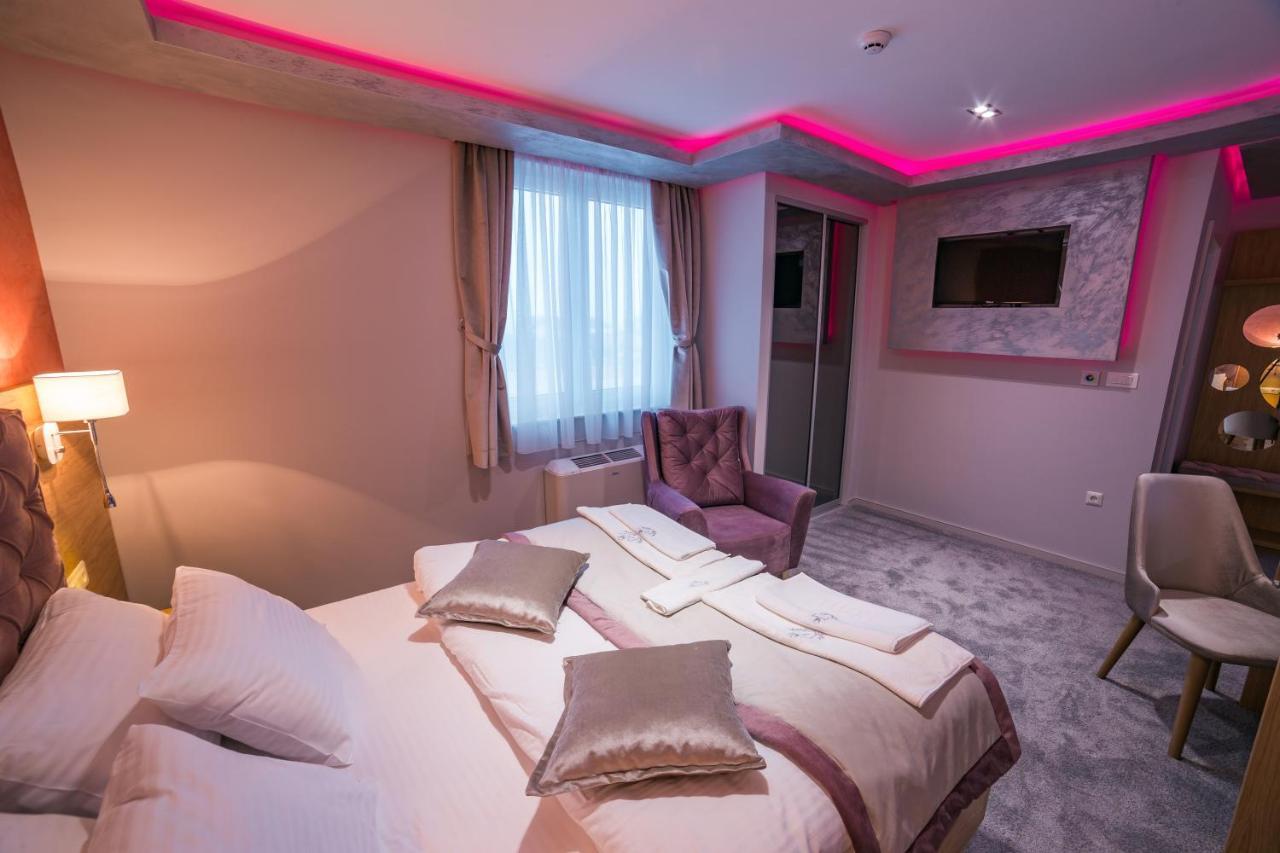 Motel Felikitas Laktasi Ngoại thất bức ảnh