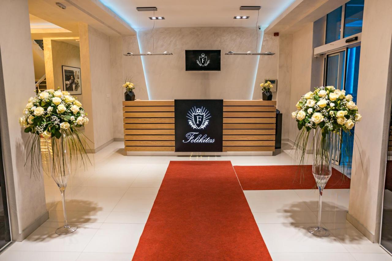 Motel Felikitas Laktasi Ngoại thất bức ảnh